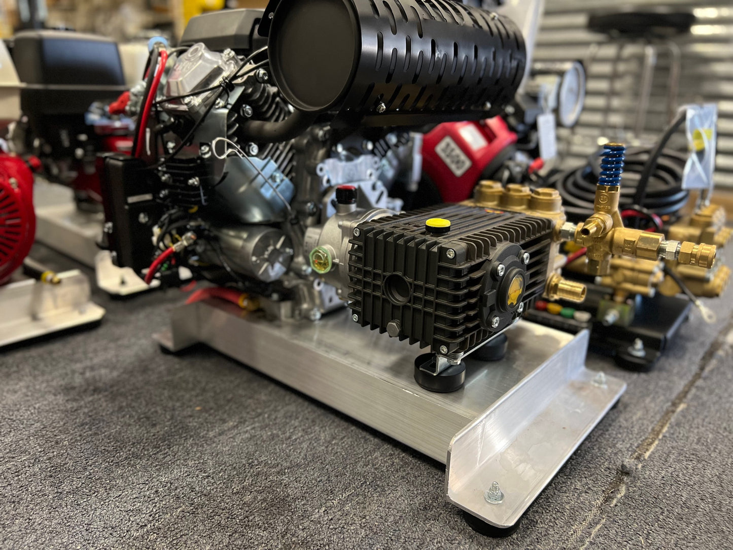 MGD-1030CG: 10GPM at 3500psi Manatee Gear Drive with CRX 750cc MGD-1030CG