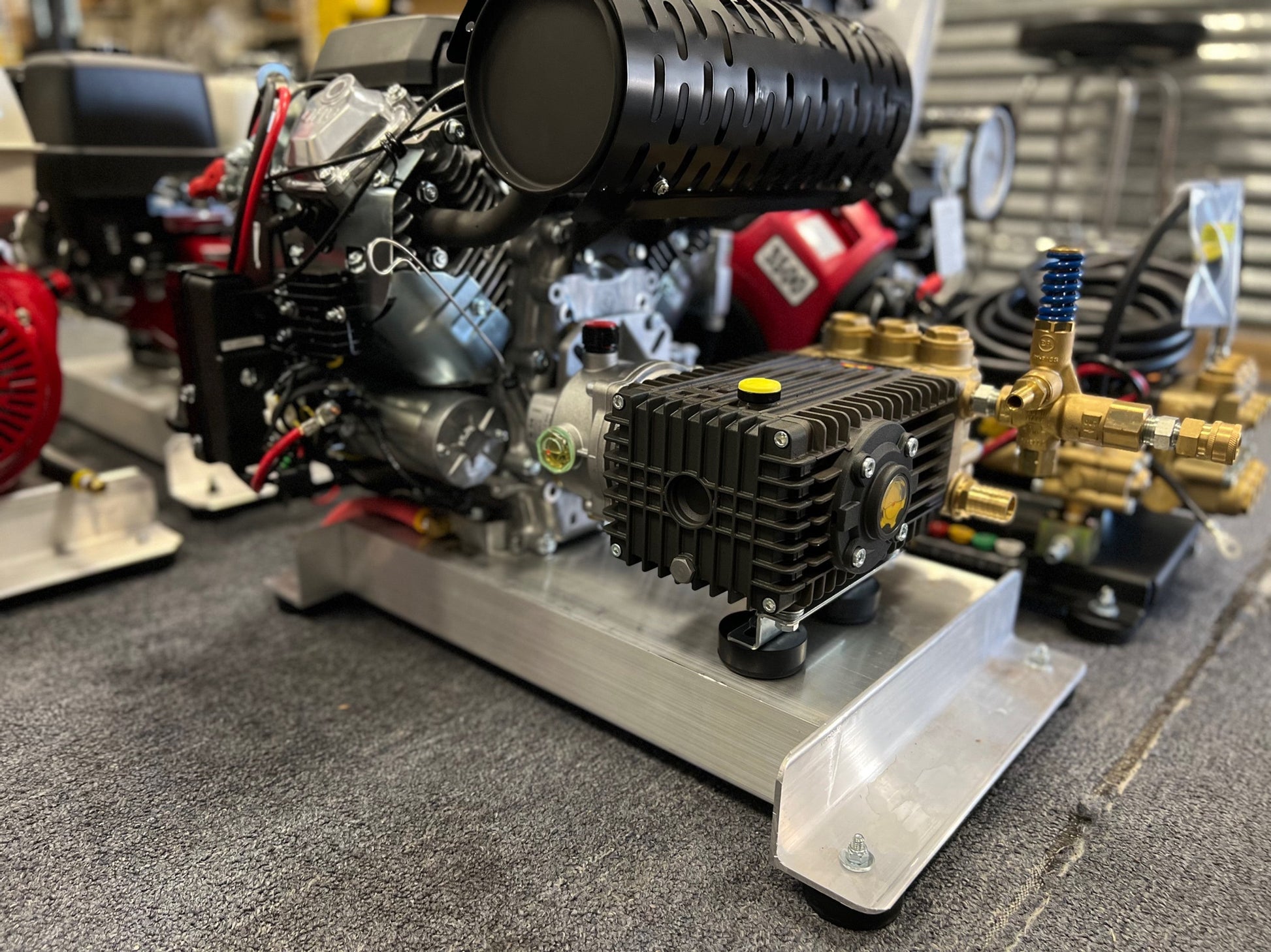 MGD-1030CG: 10GPM at 3500psi Manatee Gear Drive with CRX 750cc MGD-1030CG