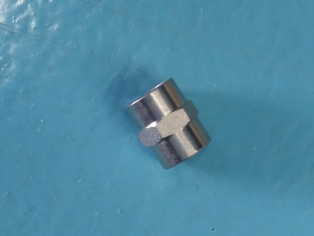 STEEL HEX COUPLER 3/8 FPT, 5000 PSI